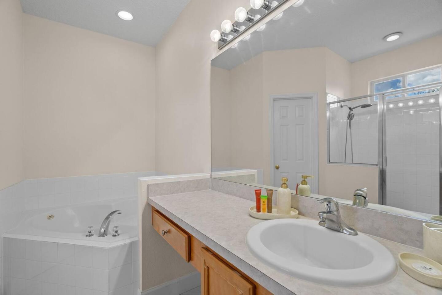 6 Bedroom 5 Bathroom Emerald Island 2601 Ib 基西米 外观 照片
